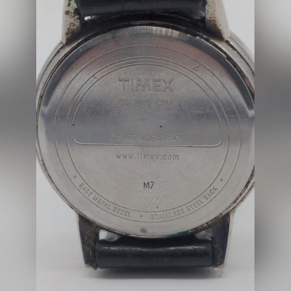 Timex Indiglo Silver Case Black Strap watch - Picture 4 of 4